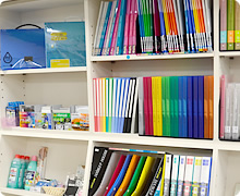 文房具やメディア類など、学生生活に必要なものをご用意しています。